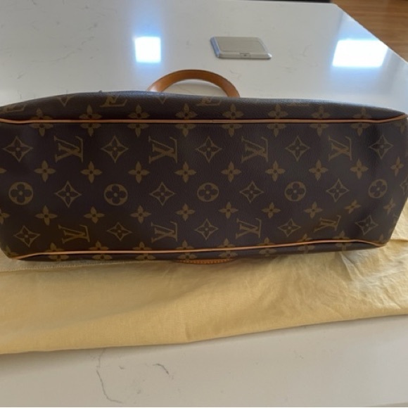 LOUIS VUITTON Batignolles Horizontal
Tote Bag - Picture 4 of 7